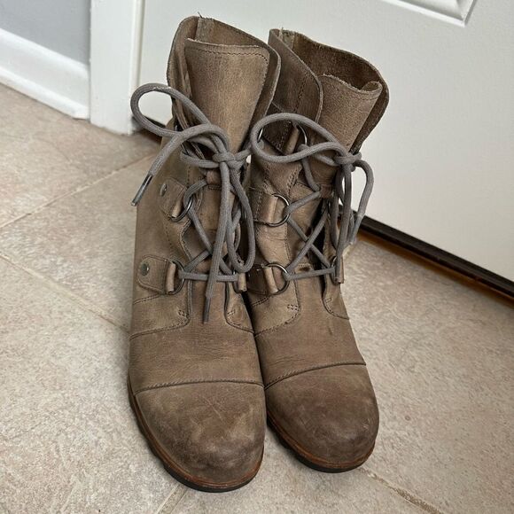Sorel Joan of Arctic Mid Lace Up Wedge Dark Fog Kettle Grey Tan size 10 boots - Picture 2 of 9